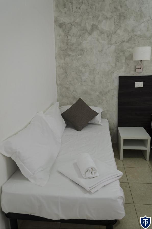 Tiburtina Inn Guest House ローマ エクステリア 写真