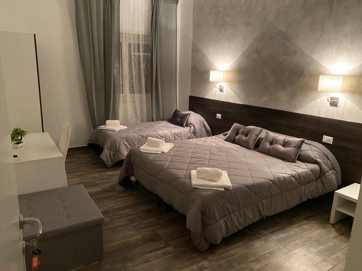 Tiburtina Inn Guest House ローマ エクステリア 写真